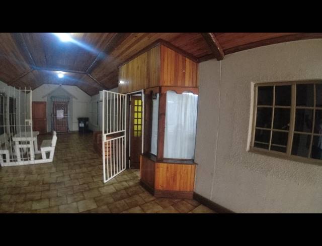 1,042M² OFFICE TO LET IN FLORIDA PARK